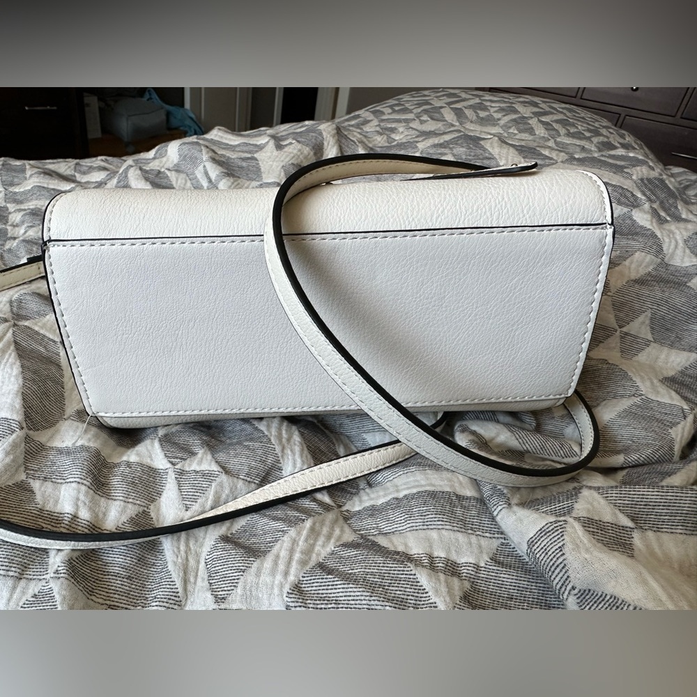 ⭐️ HOST PICK ⭐️ Mint condition Neumann Marcus purse - Picture 5 of 5